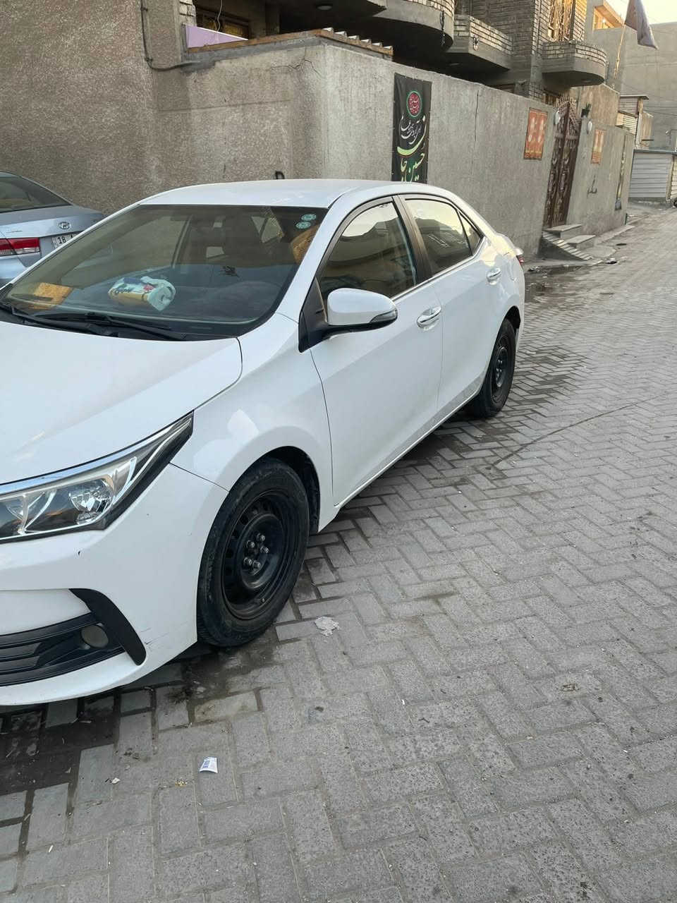 سلام عليكم…… مكلف بل نشر 
للبيع كورلا خليجي مديل 2018 رقم أربيل وكاله عامه بأسمي شرط التحويل سياره ماشيه 149 كيلو متر كفاله عامه والسونار مرفق بل منشور والسياره جاهزه بدون نقص للاخير فول مواصفات لمتد مكينه 2000 
السعر 155وبيهه مجال 
عنواني بغداد 

***********
