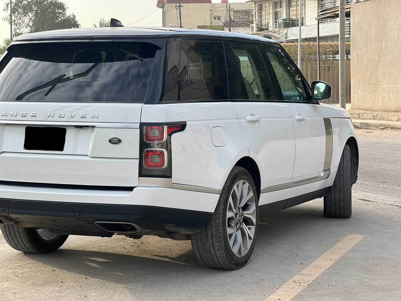 رانج روفر

فوك _ HSE
 ((  6 سلندر  ))
الموديل ـ 2020
 رقم بغداد

وارد امريكي كلين تايتل
السيارة كفالة من ناحية البدي
السيارة مبدلة بيها مكينة جديدة
بيها صيانة كاملة متصرف عليها دينار

عداد المسافة 80 الف  ميل 
المحرك ـ 6 سلندر تيربو جارج
بنوراما
ابواب شفط 
جنطة كهرباء
لايت لد
كامرات 360°
رادار 
تدفئة وتبريد كشنات
وبعد بيها هواي مواصفات

مكان السيارة بغداد

للأستفسار  

*********** حيدر
