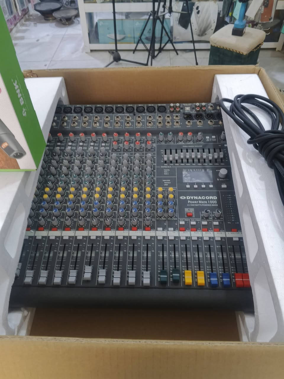 عرض 🔥 زوج سماعات ايفي 15
داينكورد 1000باور
معه مايك 
معه سوفتات 2
سعر  مليون و200 الف
نضافه 95
ذي قار قضاء الفجر 
***********
