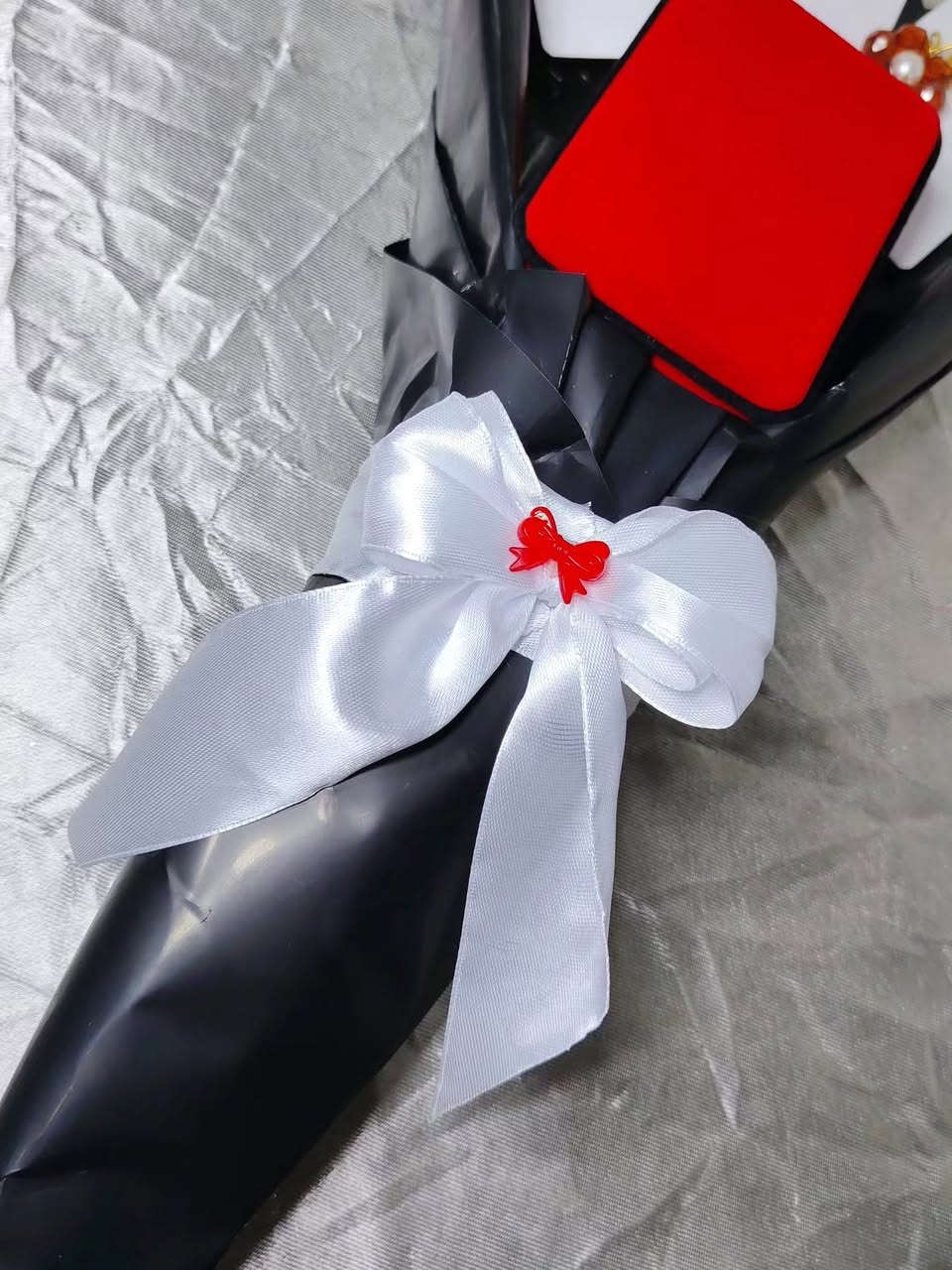 باقة اكسسوارات حسب الطلب 🎀🤍
باقة بتنسيق انيق وقطع راقية 
يمكن تغير واضافة القطع حسب الطلب 
لمعرفة السعر والاستفسار مراسلة الخاص 🌸🎀
#بيبون_للاكسسوارات #اكسسوارات #باقة #موصل #هدية #تاك_للبيست #تاك #ورد #اقتباسات #حب #عيد_الام #عيد_المعلم #عيد_الفطر #جامعة_الموصل #جامعة_نينوى


**إذا كنت صاحب هذا الإعلان وتريد حذفه لأي سبب، رجاءا أرسل رسالة إلى الدعم الفني**