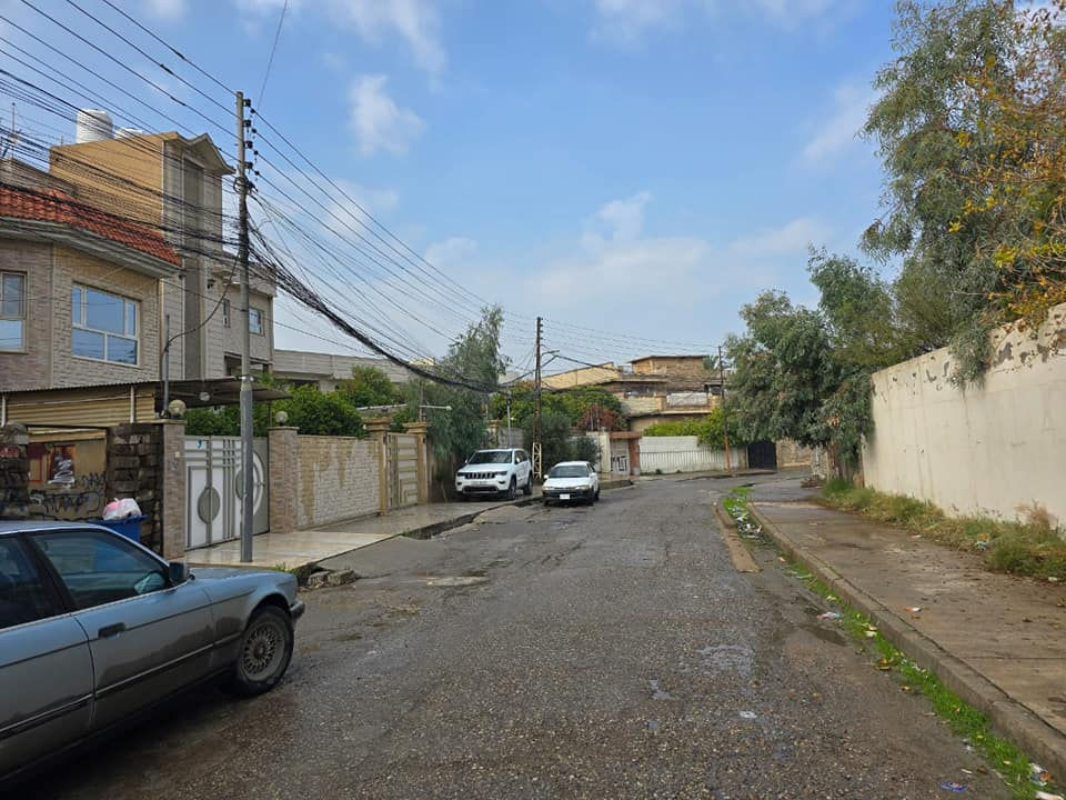 هيكل بناء قديم للبيع  
* حي النور مقابل متوسطة النور للبنين 
* المساحة ٥٦٨ م
* الواجهة ٢٢ م  
* سعر المتر مليون و ١٥٠ الف قابل للتفاوض 
للاستفسار، يرجى الاتصال على الأرقام التالية:
- ***********
- ***********
- ***********
أو زيارة المكتب على العنوان التالي :
 المثنى، مدخل سايدين الرفاق، قرب مطعم المجلس

#البيت_المعمور_للعقار موصل, نينوى
