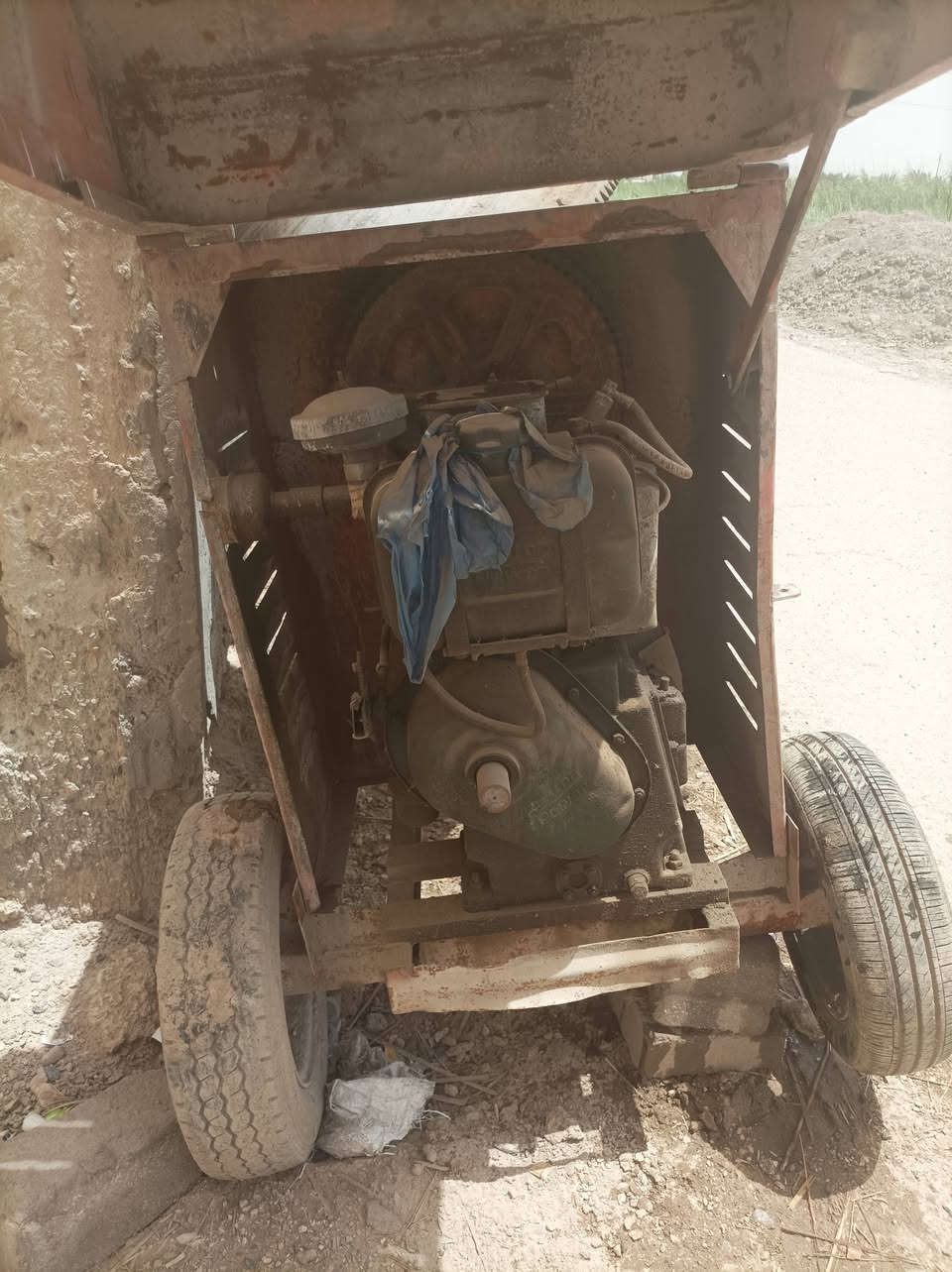 سلام عليكم خباطة لل بيع نضيف جدر نضيف شاصي نضيف محرك من اول هندر تشتغل خباطة لبنانية الاصليه بيها نهضة العنوان السماوة طريق سماوي رميثة قرب معمل لوجين يم حسينيت علي الكبر رقم الهاتف ***********
