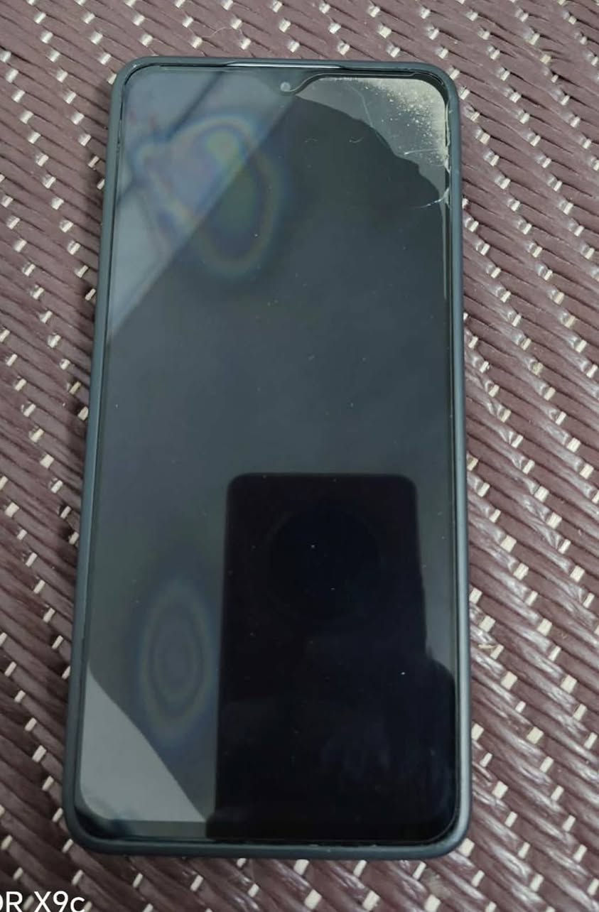 للبيع بوكو X6برو 5G ذاكره 512 رام 12 كامل ملحقات جهاز نضيف واستخدام قليل شخط مابي سعر300الف🔒***********
