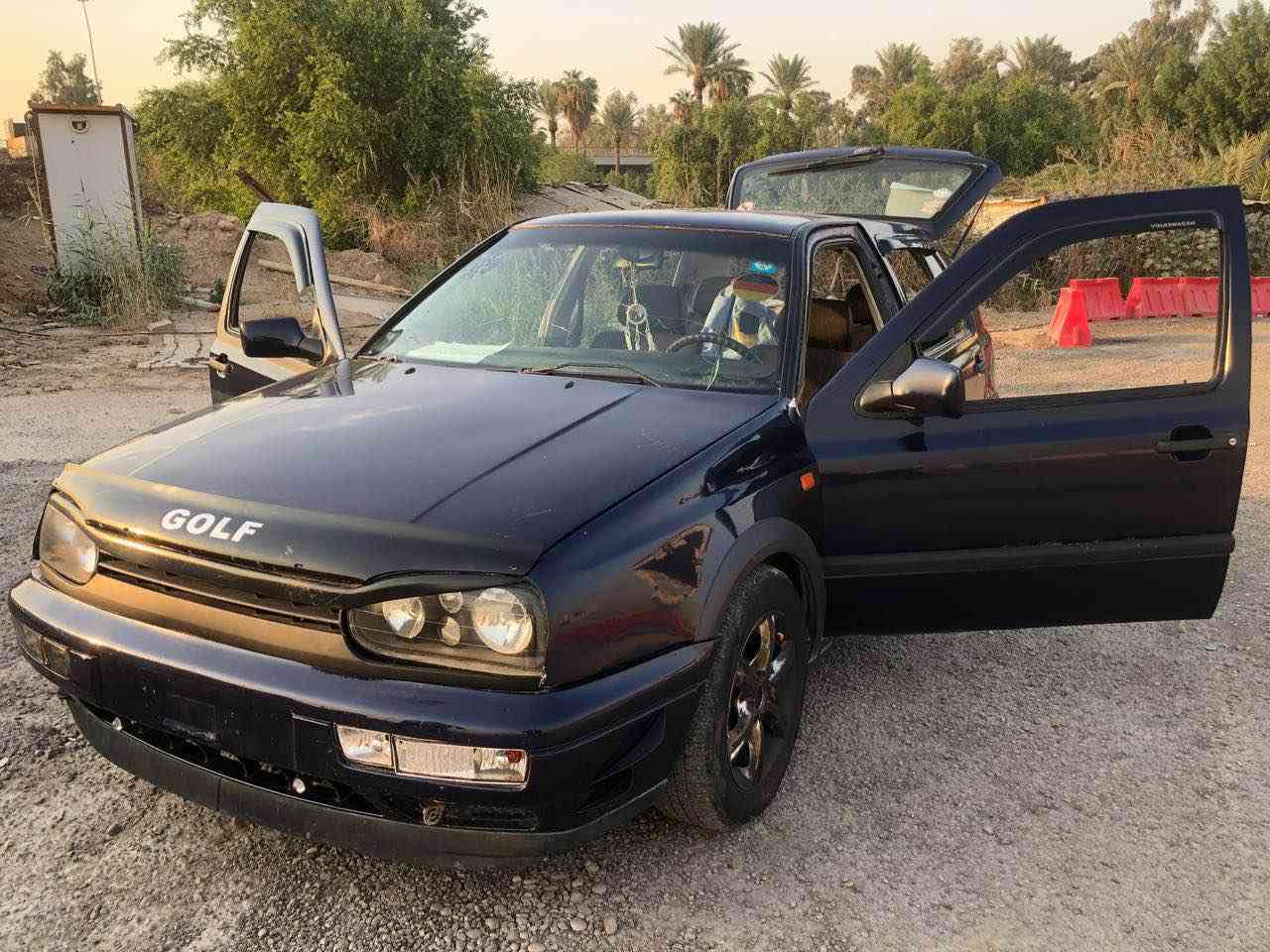 كولف موديل 94 
محرك الفين كير اوتو 
السيارة مبدل كلشي بيها وكال 
كهربائياتها كامله 
مشط ستيرن جديد 
تبريدها شغال 
حماوتها ثابته بيها انارة جوه السيارة 
لايتات عدسات led
لحية و حاجب 
السيارة مرته و مصروف عليها 
سعرها 51 و بيها مجال 
هذه رقمي 
0784 395 9966 Colombo, Sri Lanka
