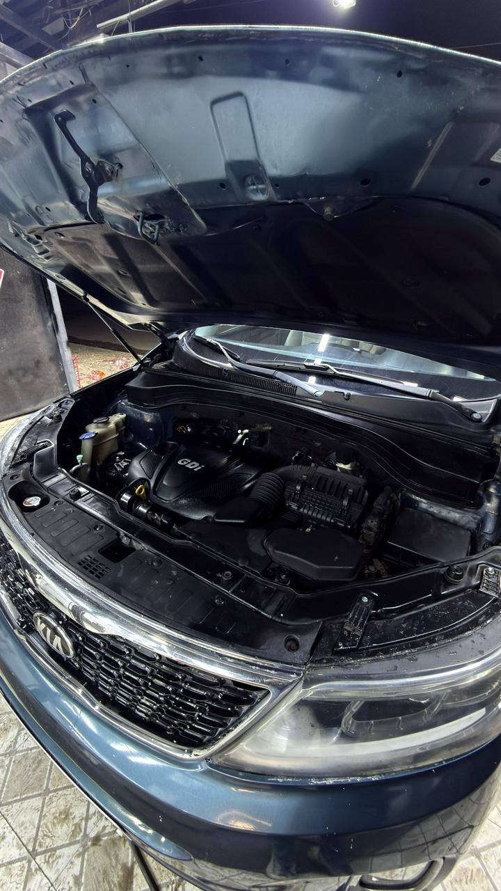 السلام عليكم حبايب 
عندي سورنتو ااامريكي موديل ٢٠١٤ 
حاااادثهة فقط البنيد وطخة جداا بسيطة 
مواصفااات محرك GDI  اربعة سلندر 
فور ويل 
بردات خلفية 
كامرة وحساسات خلفية 
تحكمات ستيرن وغيرهة من لمواصفات 
الملاحظات لموجودة بيهة 
بنيد +دعامية صبغ فقططط
يوجد بارد تقريبا ثلاث قطع صغار جدا 
الشغلة الزينة بيهة 😉
كير شادة جديد مال حاوية 
صدر جدا جديد
تايرات تخم 
السعر المطلوب ١٣٣ واتوقع ماكو هيج سعر 
مكان السيارة بغداد الرصافة
الاتصال ***********
رقم بغداد الجديد
