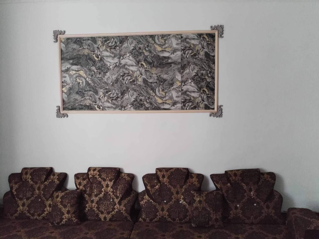 السلام عليكم 
للبيع مشتمل ١٠٠واجه٥ونزال ٢٠ منور خلفي غرفه منور حمام صاله مطبخ ديوانيه كراج سياره غرفه فوك تحتاج ترتيب درجج خارجي حي صلاح الدين خلف جامع الهدى سعر ٤٥تفاصيلل
***********
