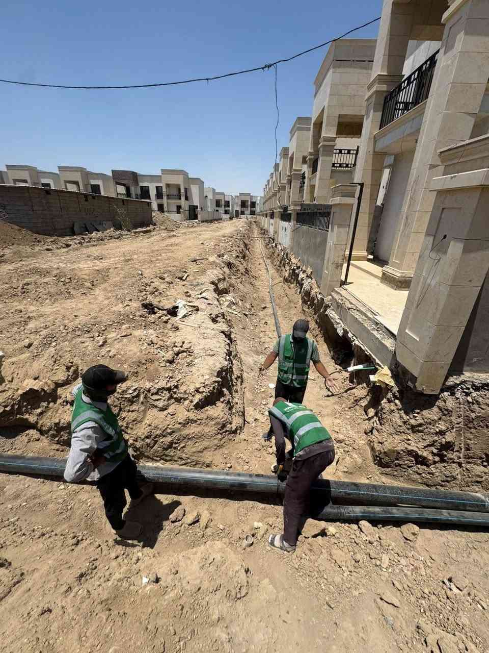 من ارض اليرموك ستي…
جانب من الأعمال الجارية في مجمع اليرموك ستي السكني، والتقدم مستمر لإنجاز مشروع سكني يواكب تطلعات العوائل العراقية ، 
مشروع يليق بسكانه ومستثمريه.

للحجز أو الاستفسار 
***********
