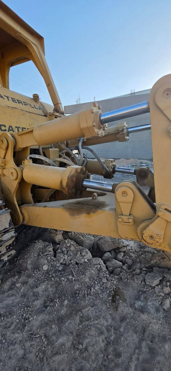 للبيع بلدوزر
 دي آت موديل 82 مصبوغ  رقم بغداد  تحويل مباشر
الاستفسار اكثر تواصل ع الرقم ***********
