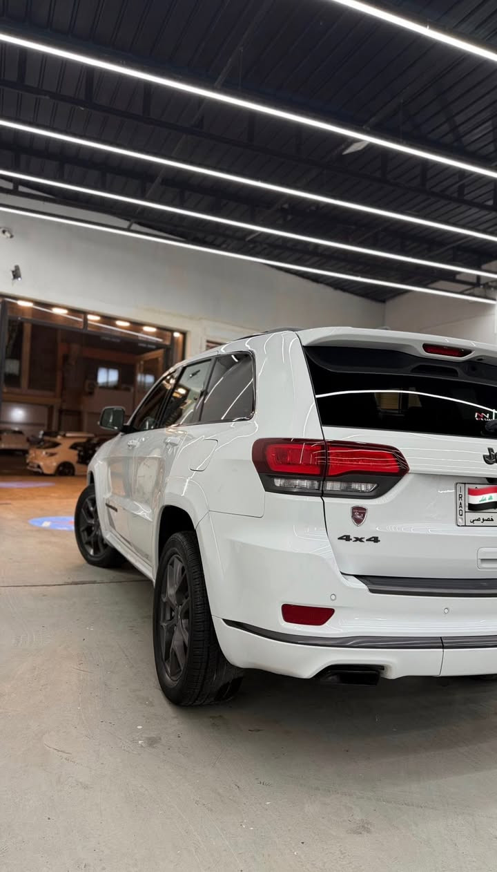 السلام عليكم
جيب 2019 لمتدد x
V6 3.6  
حادث موضح بالصور 
ماشيه 70 mi رقم بغداد
مواصفات الجيب المعروفه 
شاشه جبيره 
اشاير مري 
صندوق شفط 
تدفئه كراسي 
تسخين ستيرن 
كراسي كهرباء 
جامات اوتو 
رادار وحساسات خلفيه مع كامره 
مانع تصادم خلفي 
مري قلاب 
تعتيم ذاتي 
نقطه عمياء 
مري هيتر 
كشنات جلد
شفتات ستيرن
وضعيات قياده ايكو نورمال سبورت
 فور ويل
 ماوس للتحكم بوضعيات الفورويل 
تشغيل عن بعد 
دخول بدون مفتاح
تبريد قطعتين
بنوراما
كاربلي
سستم سماعات alpine 
ذاكره تخزين مقاعد
1C4RJFBG2KC843183

السياره سعرهه مناسب وحلوه ونظيفه متصرف عليهه فلس مال جناي
السعر 23.500   
للاستفسار ***********
