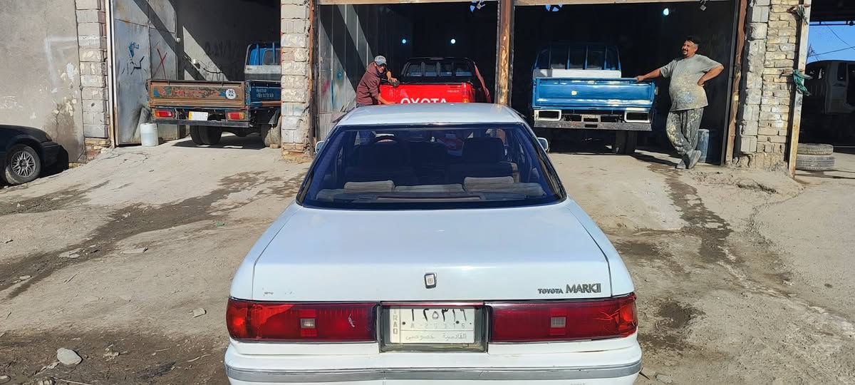 السلام عليكم مارك للبيع رقم قادسيه موديل 92 مكفولة مكينه وكير وحداديه وتخم تاير كهربائيات شغاله  مكفولة من الضربه مصبوغة تلكيطات دواخل جديده السياره احلى من الصوره العنوان بابل القاسم مامتواجد عل فيس السعر.. 38.. رقم الموبايل ***********
