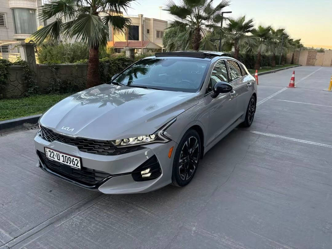 Kia K5 2023
كيا كي فايف وارد امريكي 2023 
المواصفات فول 1/1
لون سمنتي ,GT Line , بانوراما , كراسي جلد اسود كهرباء , رادارات , مخارج USB + شحن لاسلكي , شاشه حجم كبير تدعم كار بلي , قياده ذاتيه , تحكم ستيرن , تشغيل عن بعد 
———————-
السياره جديده حادثها باب السايق و الورا مبدل اصلي على ايدي مو تجاري بيها كلير جاملغ امامي يمين امريكا بدون تصليح 
ايرباك سستم راجع اي نواقص مابيها 
———-
محرك 1600 تيربو  
رقم الشاصي 
‏5XXG64J22PG207731
————-
اذا عندك مراوس عالي دز 
السعر 195$   
عنوان السياره بغداد الدوره شارع 60
التواصل على 
***********
