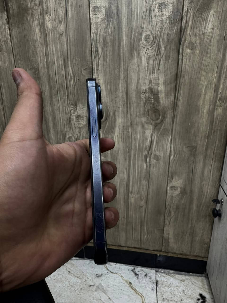 السلام عليكم عندي ايفون 15 pro max
مبدل شاشه بس جهاز نضيف ماستر بدون ملحقات جهاز نضيف فقط شاشه مبدل مكاني الشعب
سعره 800 وبي مجال 

*********** وات ساب

