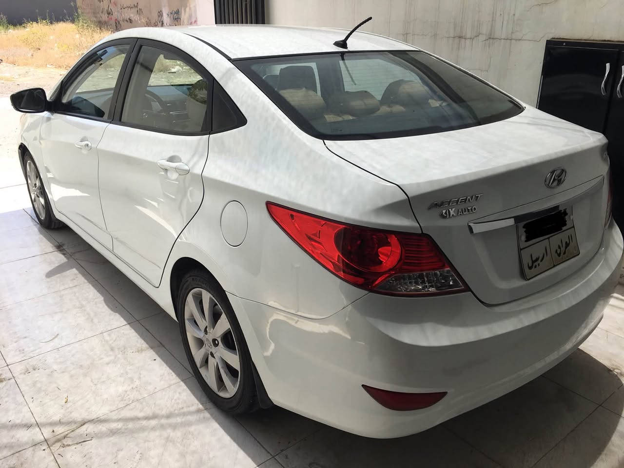 السلام عليكم
اكسنت 2016 خليجي صفر شركة Gk Auto السيارة بدون صبغ بدون بارد بي كم رصعة ناعمة بل قمارة ميبين بل عين نهائيا محرك كير ممفتوح حتى قبغ ثابت ممفتوح 
السيارة ماشية 110 السعر 111 مكان السيارة كركوك لاتصال على***********
 اتس اب ***********
مواصفات نص فول 
تحكمات استيرن
تجوه 
مكان نظارات 
ثلاث مخدات خلفية 
ABS اربع دسكات
