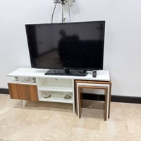 ميز تلفزيون تركي • ١٫٣٠م×٥٠سم • تلفزيون سامسونغ ٤٠