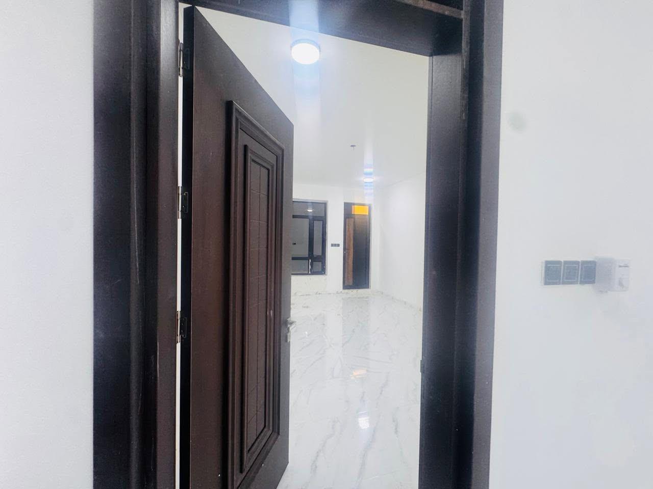 توفر لدينا 🏠 دار للإيجار

📍 الموقع: الرمادي شارع ٤٠ خلف عماره القند ومقابل ماركت الهدهد .
✨ دار مناسب للعائلة وفي منطقة هادئة ومخدومة.
🛏️ عدد الغرف: [ 4] 
🛋️ صالة: [ 2]
🚿 عدد الحمامات: [ 3]
🚗 كراج سيارة
💰  الإيجار: [ 500 الف]
📞 للاستفسار والمعاينة: عزالدين العمار ***********                  بيع • شراء • إيجار العقارات والأراضي
