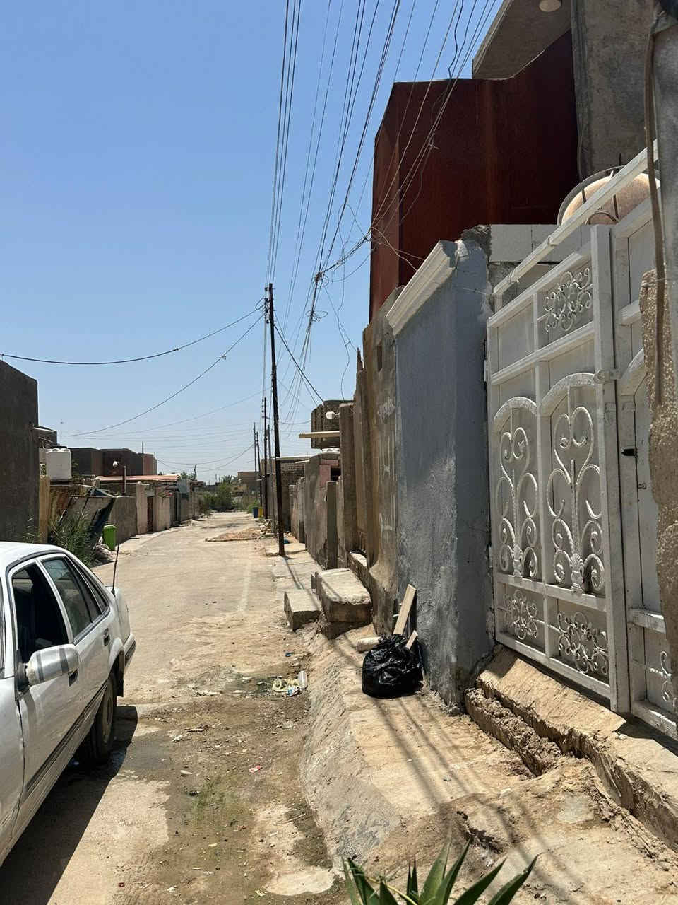 #للبيع #للبيع
مشتمل 🏠 للبيع المساحة 100 متر مسحوب عليه مبادرة
🏵️🏵️🏵️ التسديد على البائع
الموقع / حي ابو سديرة قرب مدرسة النجاة 
الواجهيا 5متر
النزال 20
التفاصيل/ استقبال /ومطبخ / وغرفه نوم /صحيات
الخدمات كامله تبليط وكهرباء خطين
السعر /خاص
                         🏵️🏵️🏵️🏵️🏵️
للأستفسار أكثر اتصل على الرقم او مراجعة مكتب عقارات ركن الساعة في حي ابو سديرة خلف مدرسة النجاة
***********
#المحامي مرتضى جاسم التميمي
