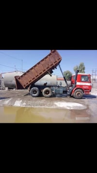شاحنة • للبيع