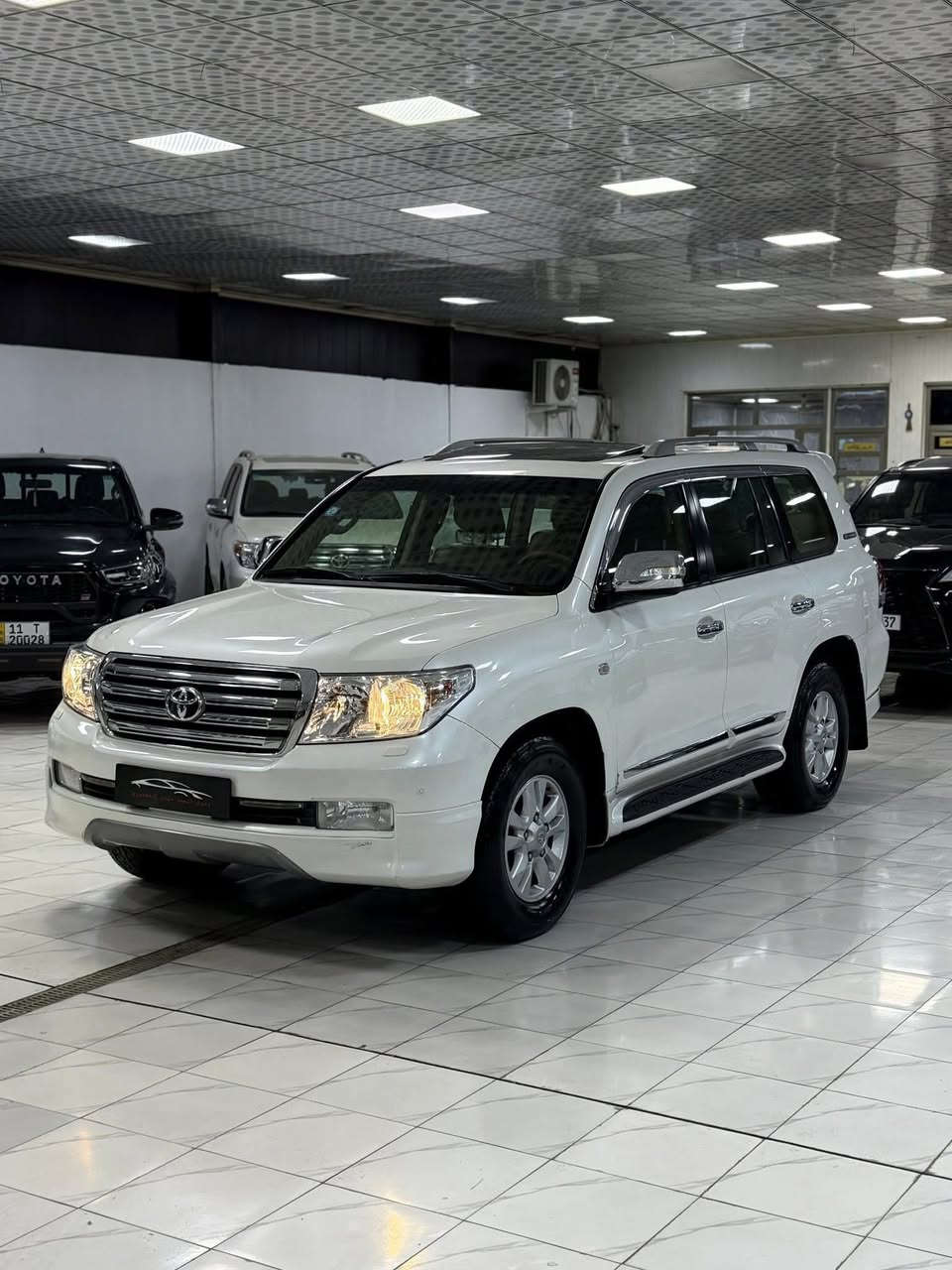 سلام عليكم لاندكروزر 2011 ستينية اصل GXRi
السيارة مكفولة كفالة عامة السيارة جاهزة ومواصفات اللاندكروز الستيني المعروفه 

كشن بقلاوه 

ترحيب

تلث قطع تبريد 

مكينة 6  4000

وباقي المواصفات المعروفة 

مكان السيارة بغداد حي الخضراء 
رقم بغداد باسمي

السعر 31800 مجال قليل

رقم الهاتف ***********
