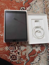 ايباد ٩ مستعمل ذاكره ٦٤ كامل ملحاقاته وبي لزكه حمايه للشاشه سعره 250 ب...