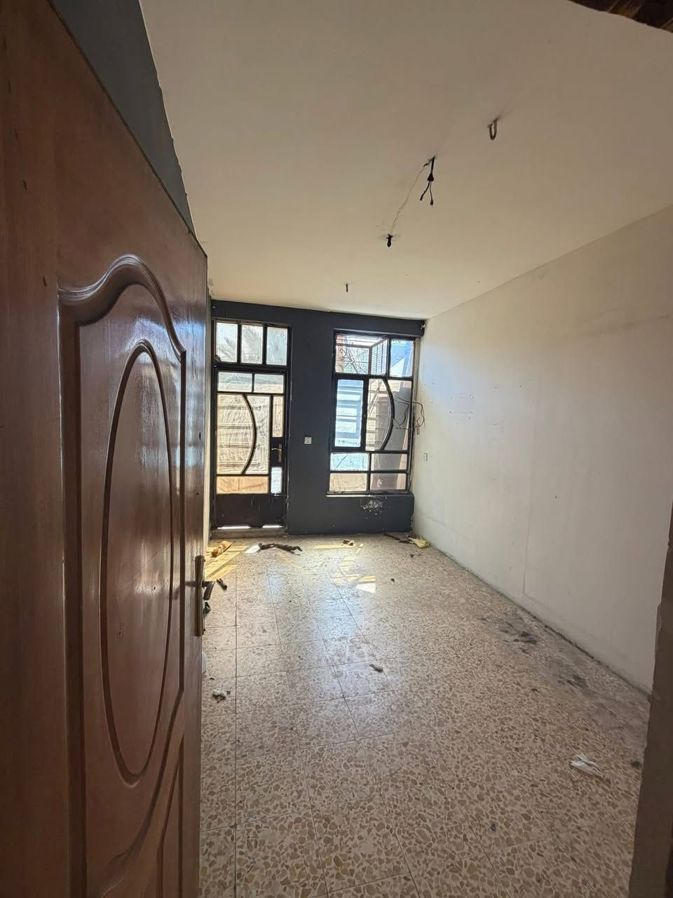 مشتمل للاجار الشعب خلف مطعم حجي عادل  استقبال
وخدمات ومطبخ وغرفتين نوم البيت مدخلين 

صاير ركن نضيف وايجاره مناسب جداً ٣٥٠ قفل 

معروض بمكتب الكناني ***********
