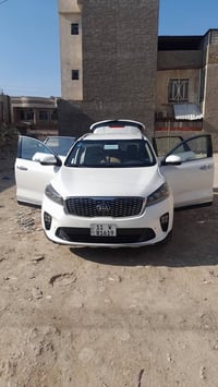 سورنتو للبيع موديل ٢٠١٨ رقم بغداد دولي اللون ابيض خليجي فوول مواصفات س...