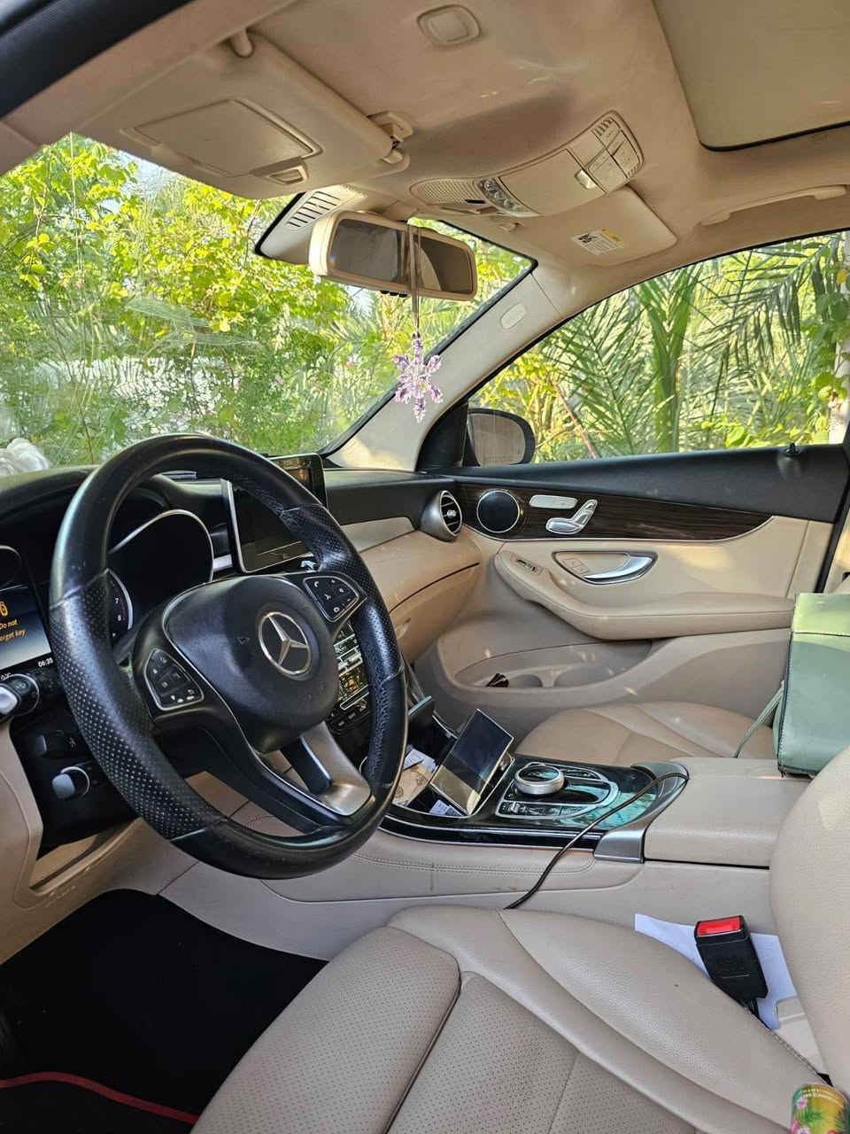 Glc300 2019
ماشيه ١٨٨ الف كيلو 
سنويه باسمي 
سعر شدتين ونص 
للتواصل ***********
