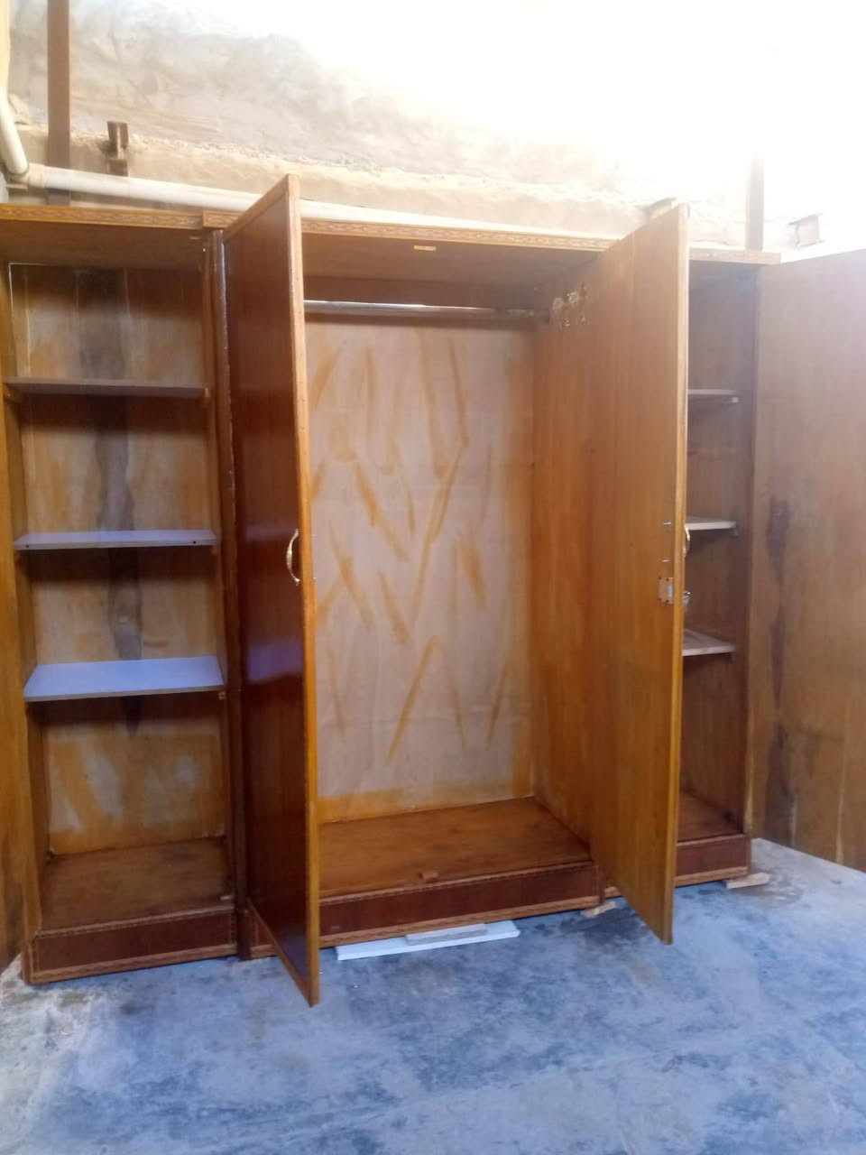 كنتور اربع أبواب نضافه شكل انته تقيم سعر مع شد ونقل ٢٠٠ عنوان كربلاء حي عامل منطقه ثانيه رقمي ***********
