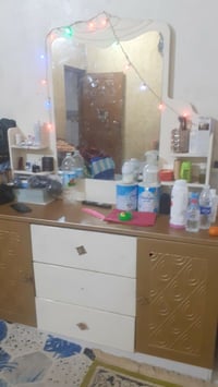 ميز تواليت • تركي • للبيع