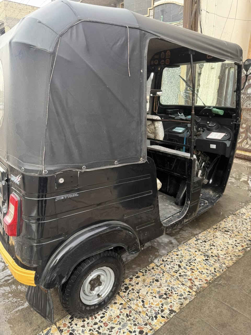 تكتك بجاج موديل 2020 مصبوغه عام وجاهزه وخير من الله دبلات مكينه تايرات كله جديد السعر 6500 العنوان بغداد جديده النعيريه رقم ***********
