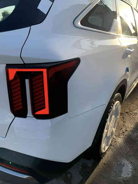 السلام عليكم البيع سورنتو ٢٠٢٤ زيرو ❤‍🔥 طك كارتون ماشيه ١٢ الاف حقيقي بسمي من ٢٤ وليهسه سياره جديده ب معنا الكلمه مكفوله لا صبغ ولا بارد ولا شخوط ولا زلوغ ولا تكحيل فقط رصعه بكد عصوه مسحوبة بس سياره فووول موصفات
ويل ٢٠ ❤‍🔥دادشو سياره ضمان ٥ سنوات ❤ بسمي ارقام جدد وهزه جديده موصفات 
بصمه 
ويل ٢٠ 
دادشو 
دبل كامره 
٦ سلندر 
كير ماوس 
رادار امامي 
سبع راكب 
3 قطع تبريد 
ثلاجه 
٤ عدسات 
بك لايت لد 
اريل نفكيشن 
شاشه متصله 
صندوك كهربه 
هندريك بصمه 
باب كهربه 
تشغيل عن بعد 
صندوك ذكي 
مري شفط وترحب
حساس امامي 
حساس خلفي 
حساس مطر 
كراسي كهربه 
كراسي خلفيه دكم
شنو الموصفات البلك موجوده. 
سياره عل يدي حت مشبج لدعاميه اماميه مسويله مكاني بغداد جديده 
رقمي ***********
