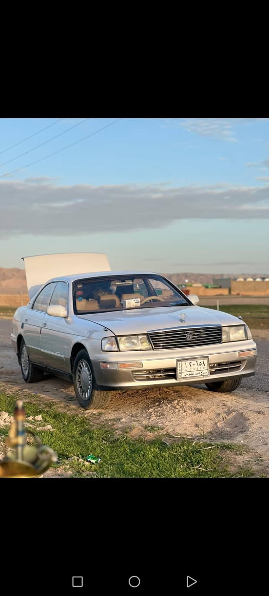بطه متصل موديل 1992 محرك وكير 2500 الكهربائيات كلها شغاله تخم تاير نص عمر الصدر الوره مشدود جديد والصدر الامامي  جديد السياره خاليه من الكلب او الكص السعر المطلوب 45وبيها مجال حك الجيه البيع نقد فقط
***********
***********
