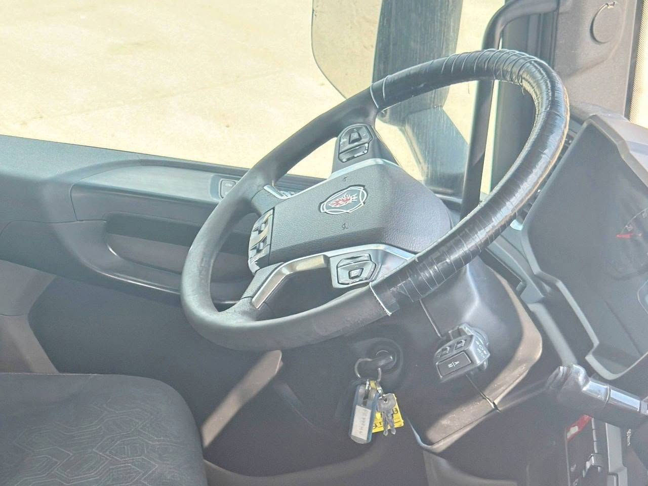 Scania P410 8X4
موديل ٢٠٢٠
مشتغله ٣٢٠٠٠
كير وتماتيك 
سياره اخت الصفر 
مكفول من كلشي السعر ٦٠الف دولار شامل الكمرك والشحن والضريبه مدة الوصول ١٥يوم بعد الحجز


**إذا كنت صاحب هذا الإعلان وتريد حذفه لأي سبب، رجاءا أرسل رسالة إلى الدعم الفني**