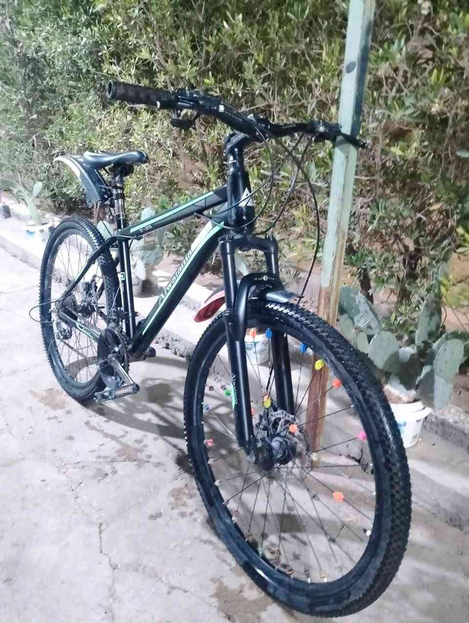 السلام عليكم
عندي بايسكل للبيع  نضيف  الشراي 
يتصل عل الرقم ‏‪0773 965 4505‬‏
