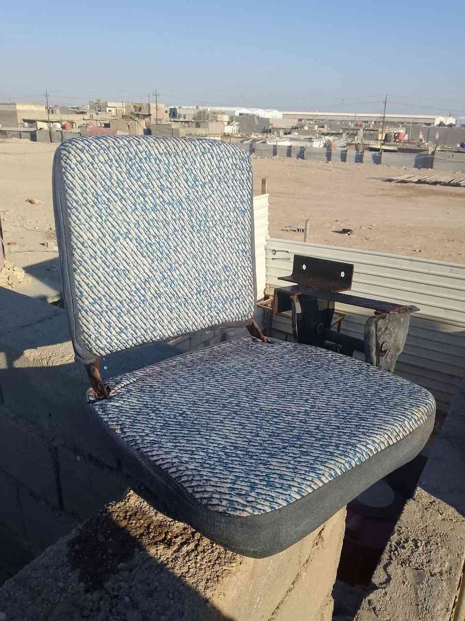 السلام عليكم عندي كرسي قلابي للبيع
هايس السعر 85 بيها مجال العنوان بصره سجن حمدان 
الرقم *********** واتساب
