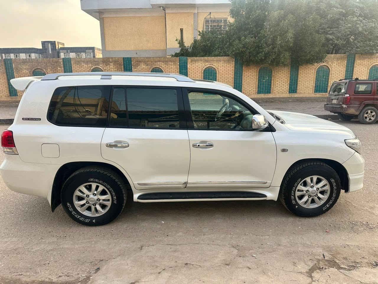 لاندكروز ((2011)) ستينية ✅

ماشية 204 ألف كيلو حقيقي

فول مواصفات، معروفة مواصفات الستيني

🛑—مكينة كير مكفول—🛑

GXR V6

المواصفات:

– محرك V6

– كيرر أوتوماتيك

– دبل ثقيل وخفيف

– نظام نزول من المرتفعات

– مانع انزلاق

– تحكم بالمقود

– كروز كنترول

– شاشه

– كاميرا خلفية

– حساسـات أمامية وخلفية

– بصمة تشغيل

– فتحة سقف
-طخم دنلوب ابو الخطة

-تبديل منظومة بريك كاملة
عند مصطفى الكردي

-سرفس كامل على السيارة

ملاحظات:

السيارة بيها دعامية مبدّله
اثر شخوط

رقم أربيل – باسمي السيارة

🛑— السعر 335 ورقة وبيها مجال بسيط —🛑

📍 العنوان: ميسان / العمارة/ النهاوند

📞 للاستفسار: ***********
