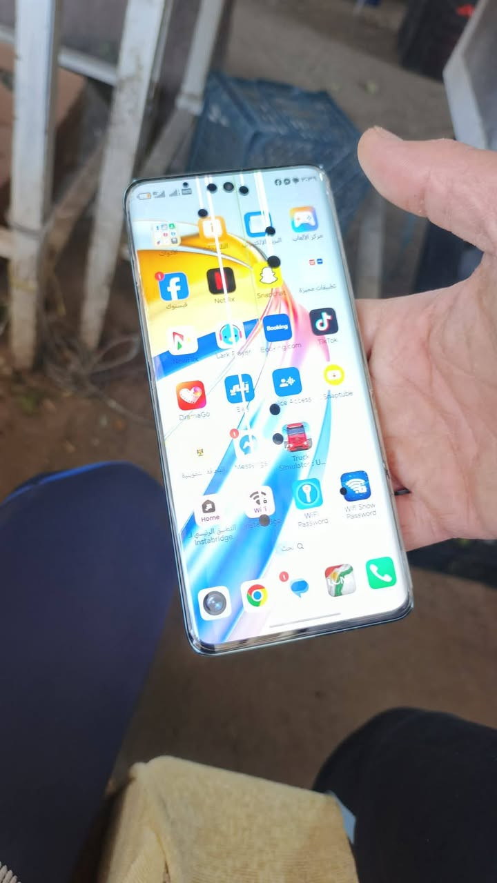 هونر x9b ذاكرة ٢٥٦ رام ١٢ شاشة بي خطوط كاميرة امي واكف جهاز شغال لمس شغال سعر 140 * ***********
