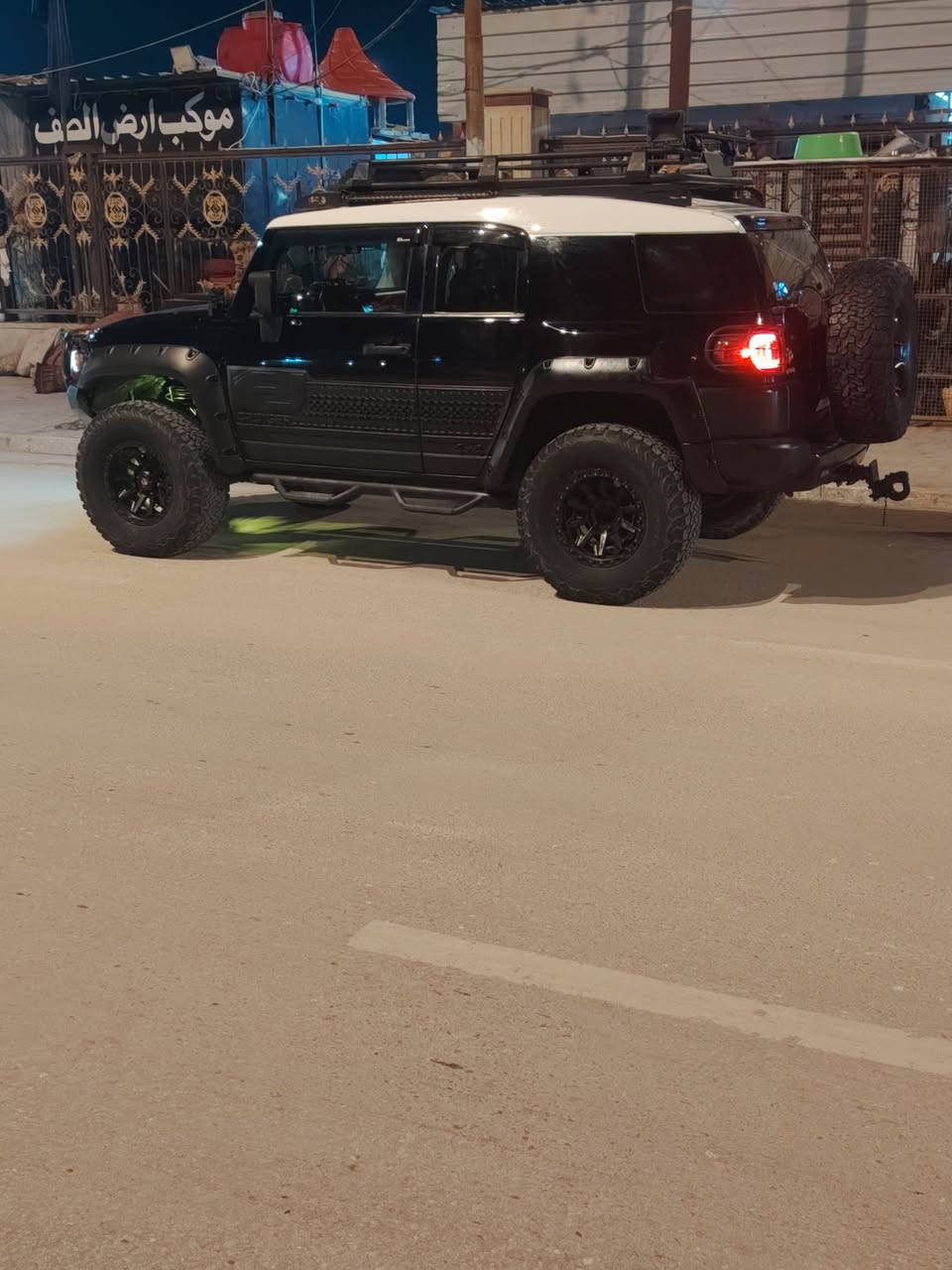 إف جي خليجي للبيع أو مراوس مو ديل ١٣ فور ويل السياره تشغيل عن بعد بصمه مرفعه ولوي اولدمان وأضافت اسبيسرات ويل أصلي فويل وتايرات بفي كودرج امريكي ٣١٥ ٧٠ ١٧ إنتاج جديد ستوني ماخذهن بدون وحيف والسياره مزوده حته من الداخل وسستم صوت ودمام وتويترات وام بلي فاير أصلي امريكي واظافت لد بار أصلي ثلاثة مصاطر امريكي وبعد بيه هواي شغلات واظحه بالصور السياره مابيه أي نقص جازه من كلشي ترايه لدهوك وبالثلوج ***********
