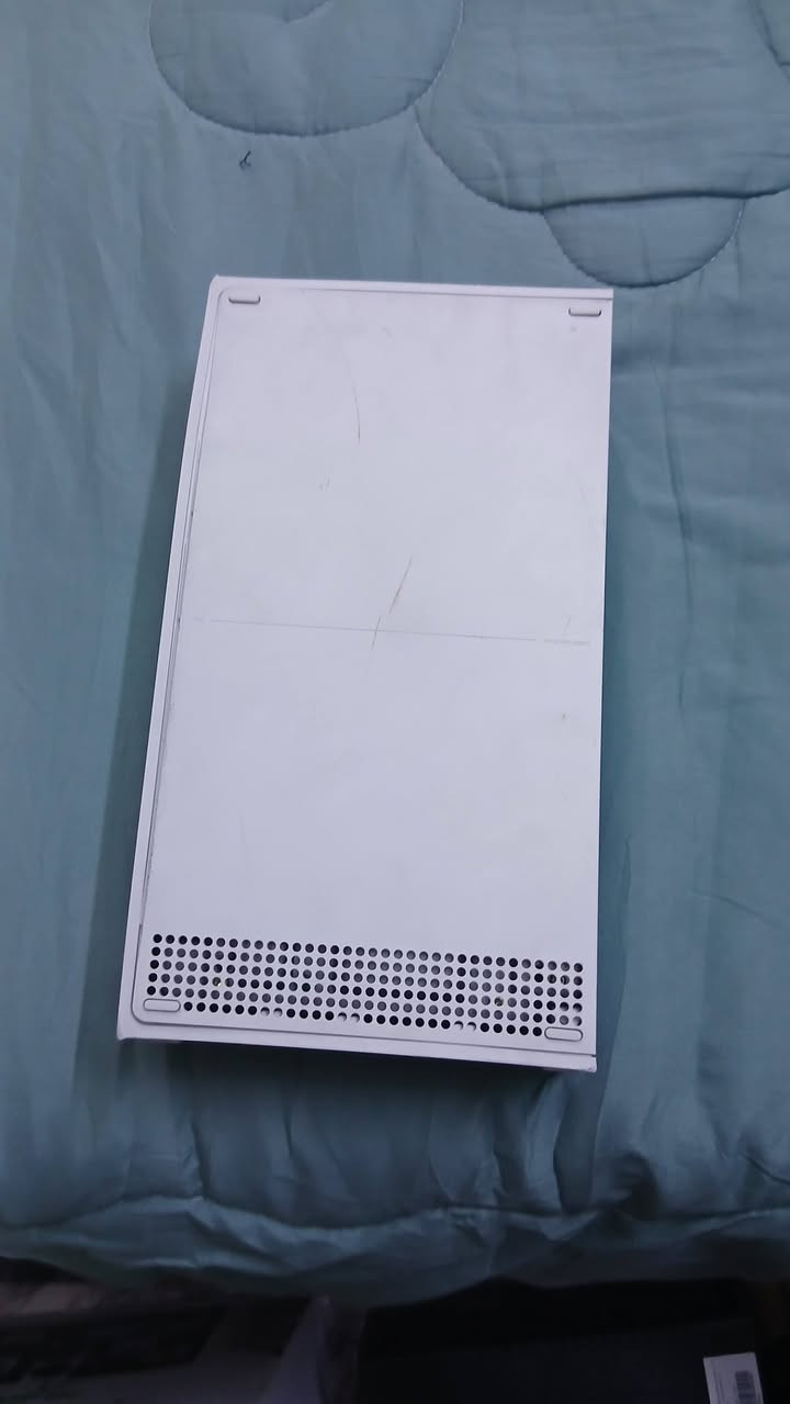 جهاز لبيع اكس بوكس سيريس اس
جهاز نظيف جداً لا داخل صيانه ولا مفتوح 
الي يريد الجهاز يراسل او يتصل على الرقم ***********واتساب
