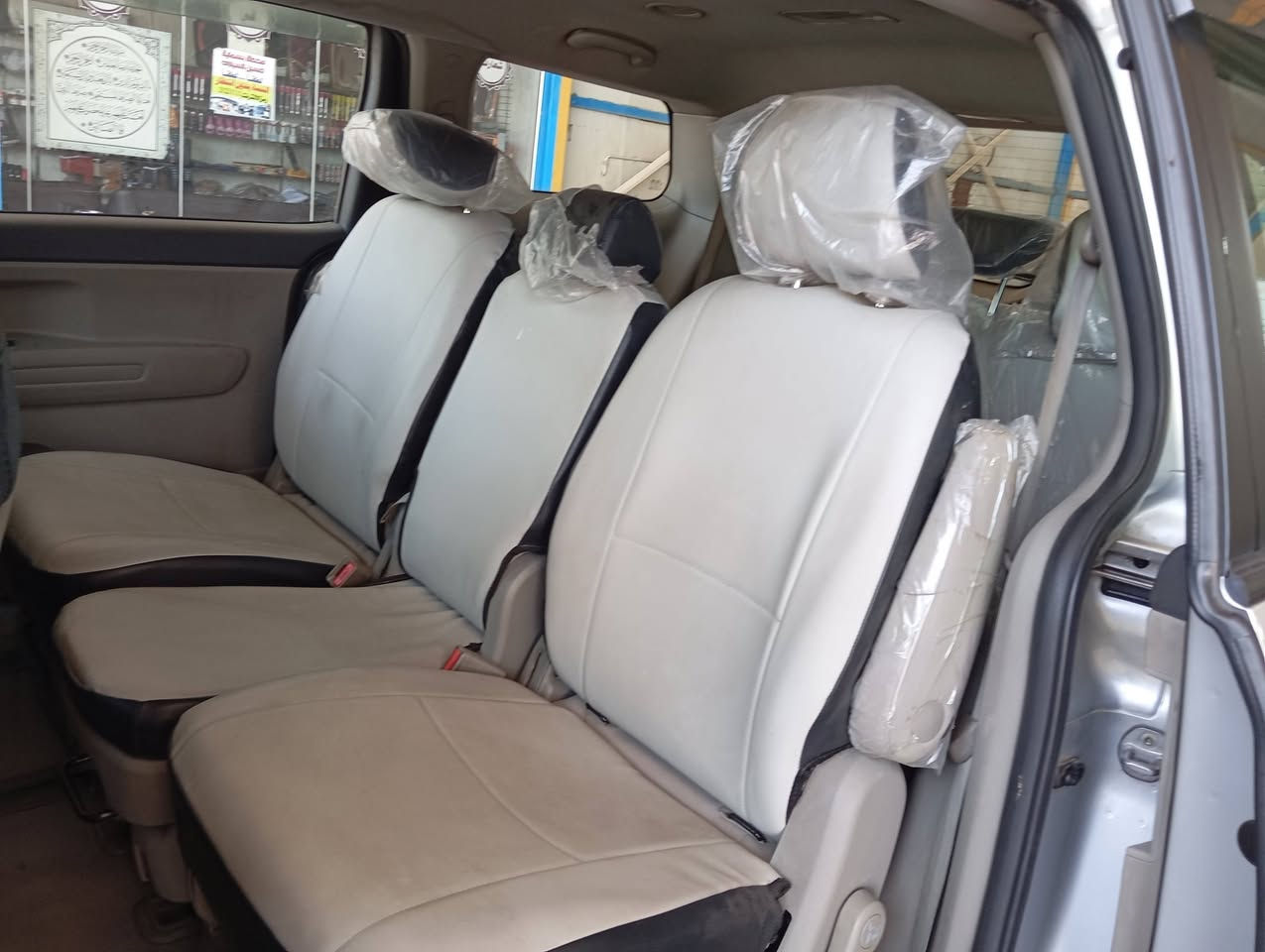 كيا كرنفال للبيع موديل 2018 كوري ماشية 130 السيارة انطخت عندي بل جاملقات الخلفية مواصفات عادية الاستفسار ***********
