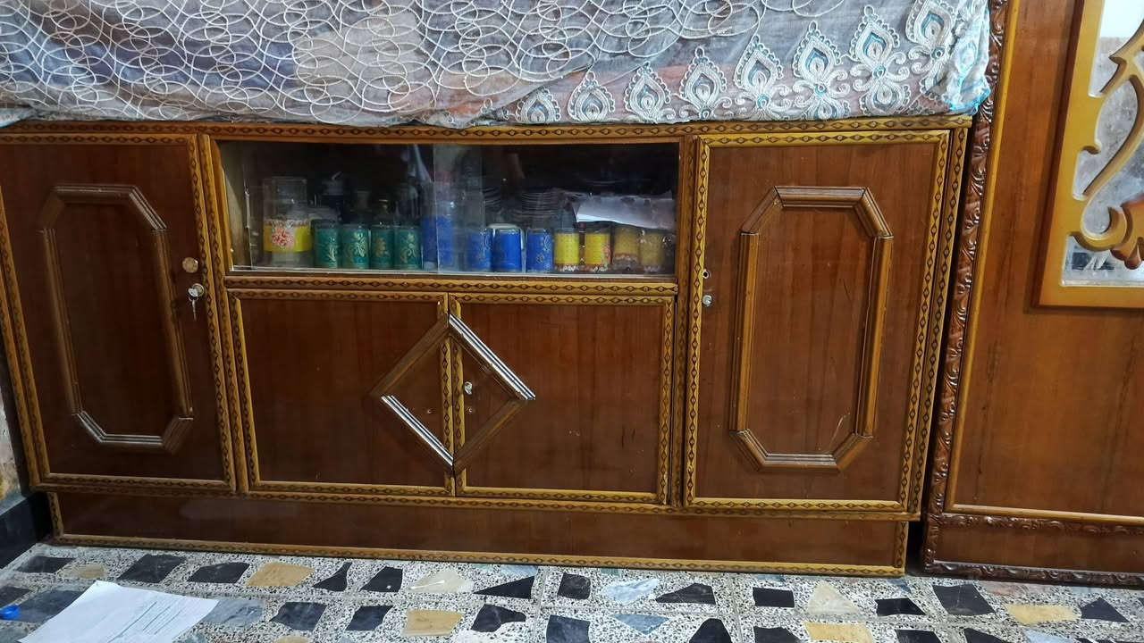 السلام عليكم كنتور 4  نضيف وجاهز من كلشي 
ويا بوفية نضيفة وجاهزه من كلشي السعر 325 مكاني بغداد


**إذا كنت صاحب هذا الإعلان وتريد حذفه لأي سبب، رجاءا أرسل رسالة إلى الدعم الفني**