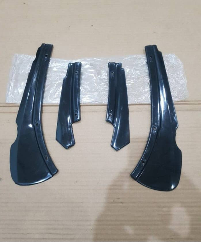 مرايات جانبيه الزوج 15
طخم واقيات طين 20 الف
طخم زعانف دعاميه 15 الف
لزكات جام 10 مع عطر باخره قطعه 20 الف
يوجد خدمة التوصيل لكافة المحافظات ٥ ألف 
رقم بي واتساب ***********
