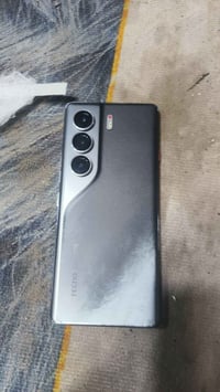 جهاز تكنو برووو 5G ثاكره 256 جهازه نضيف صاله شهر م̷ـــِْن اخذته متواصل...