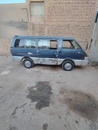 سياره لكيه بسه موديل 94 مكينه كبيره كسن خير من لله شواصي بس واحد محمر ...