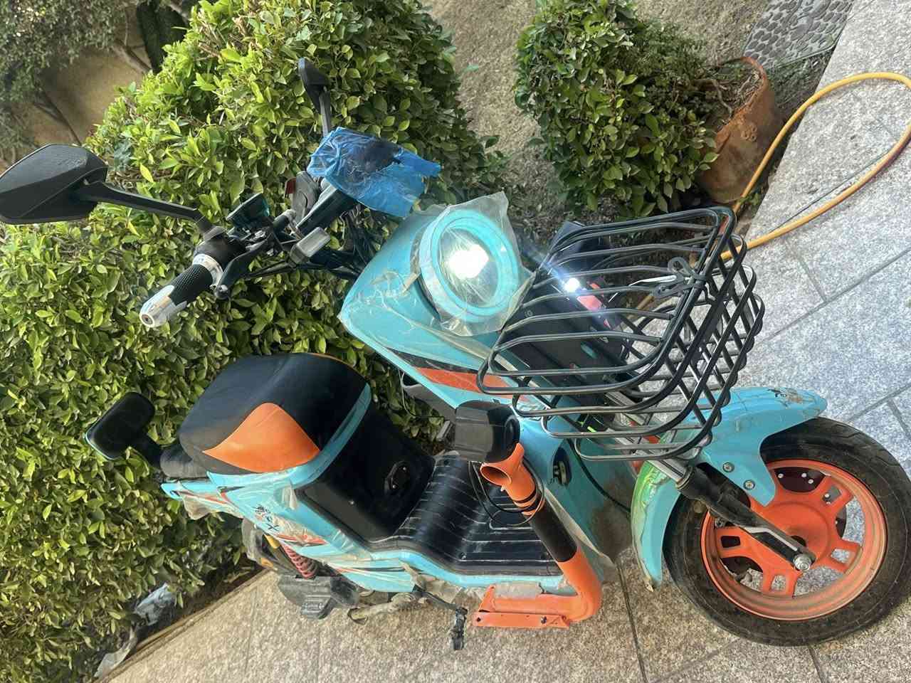 السلام عليكم دراجه شحن X900 سرعتها 100 مواصفاتها رجوع للخلف سماعتين حامله موبايل مخرج آيسي 3 ونظام تثبيت سرعه نظام معرفه لعطل لايت امامي زنون نشره ضوئيه دبل إشاره للتواصل على لماسنجر أو على لرقم ***********
السعر ٥٥٠ ألف
