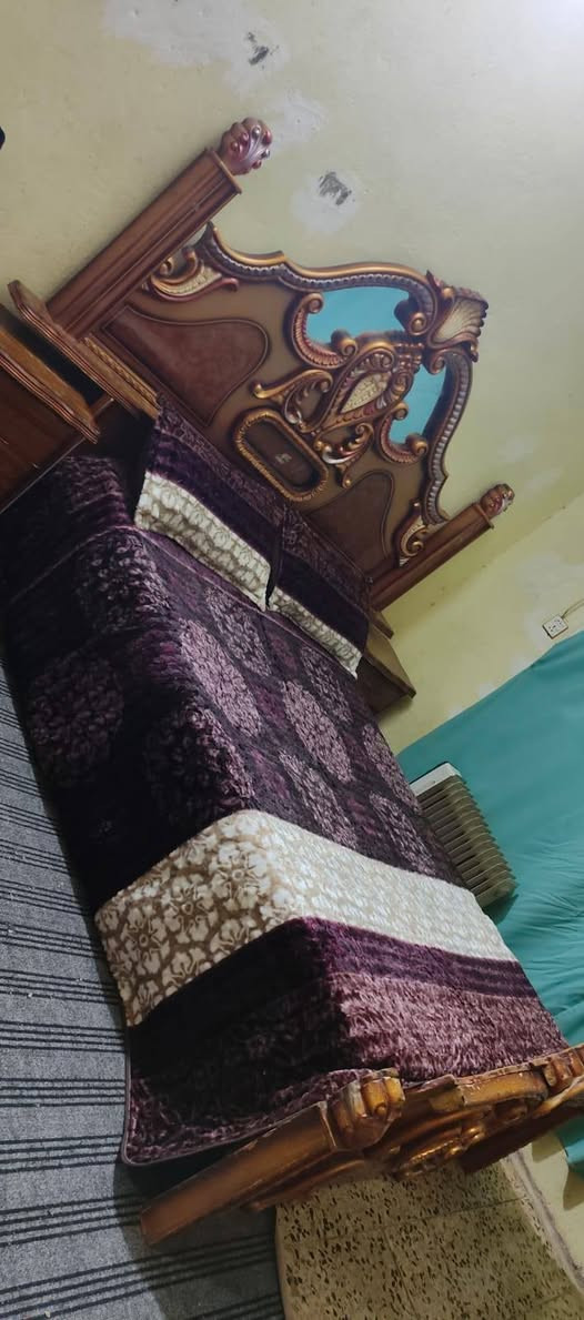 غرفة صاج  6 قطع
نجارة عراقية 
السعر 650
***********
