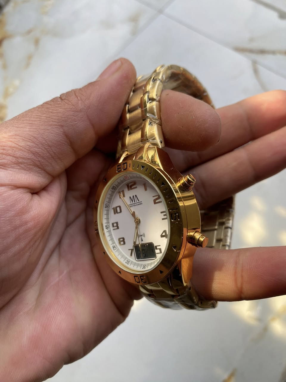 ساعة مايستر أنكر تعمل بالتحكم اللاسلكي. توقيت ذري أوتوماتيكي.
جديده غير مستخدمة قطر كبير42/46

سعر 50الف يتوفر توصيل


**إذا كنت صاحب هذا الإعلان وتريد حذفه لأي سبب، رجاءا أرسل رسالة إلى الدعم الفني**