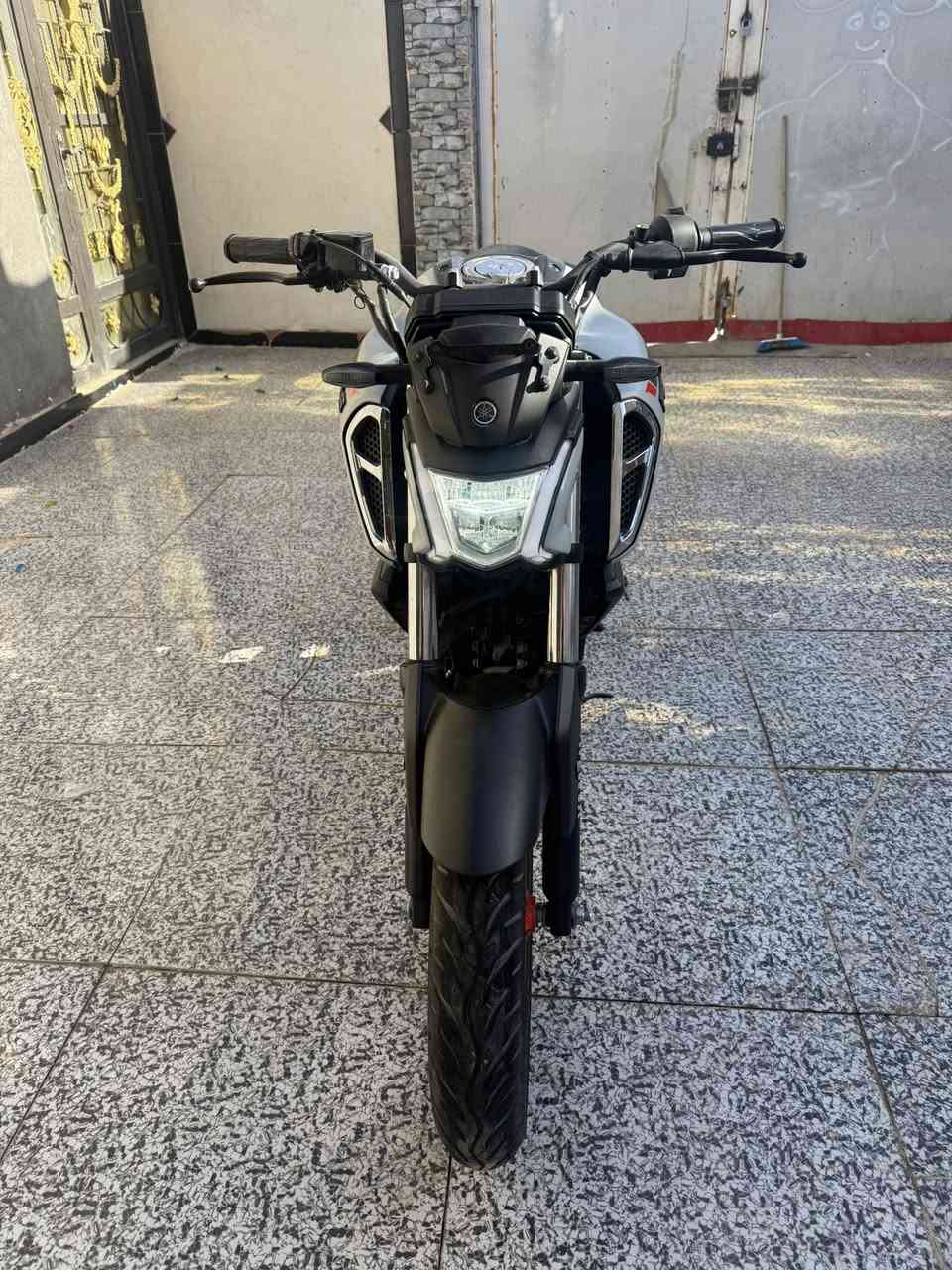 دراجه للبيع FZ 
السماوه ام العصافير 
لاستفسار *********** 
***********
سعر 1600 وبيه مجال
