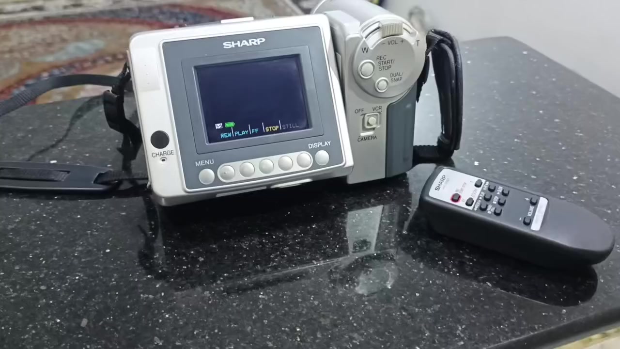 كامره شارب كاسيت 8 ملم باله انكليزية صناعه ماليزيا، جداً نظيفه بكامل ملحقاتهه تعرض على شاشه الكامره و على البلازمه. 

٨٠ الف


**إذا كنت صاحب هذا الإعلان وتريد حذفه لأي سبب، رجاءا أرسل رسالة إلى الدعم الفني**