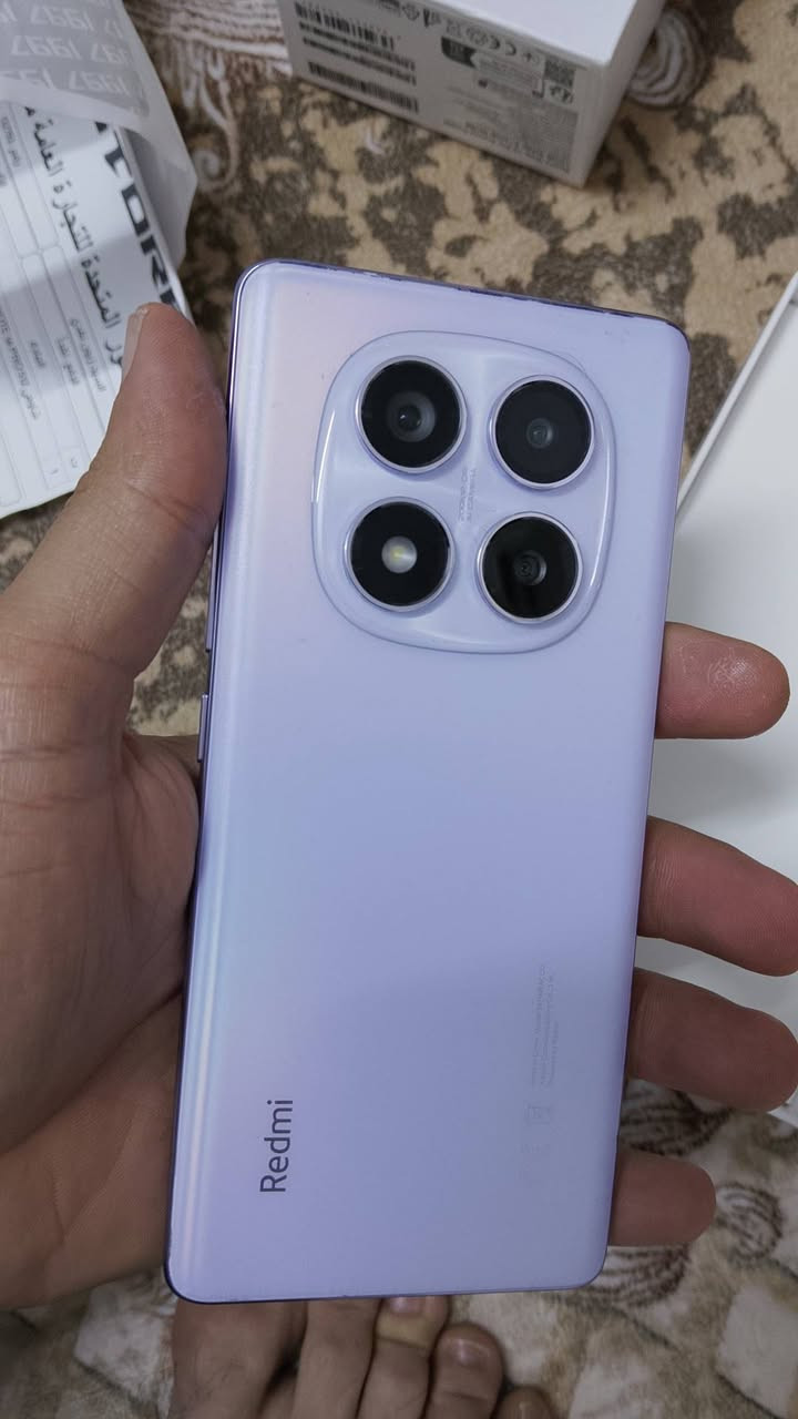 سلام عليكم شاومي نوت 14برو استعمال يومين فقط بس الشاشه مالته طافيه مع ملحقاته الاصليه
رايده ب250 الف 
للأستفسار ***********
