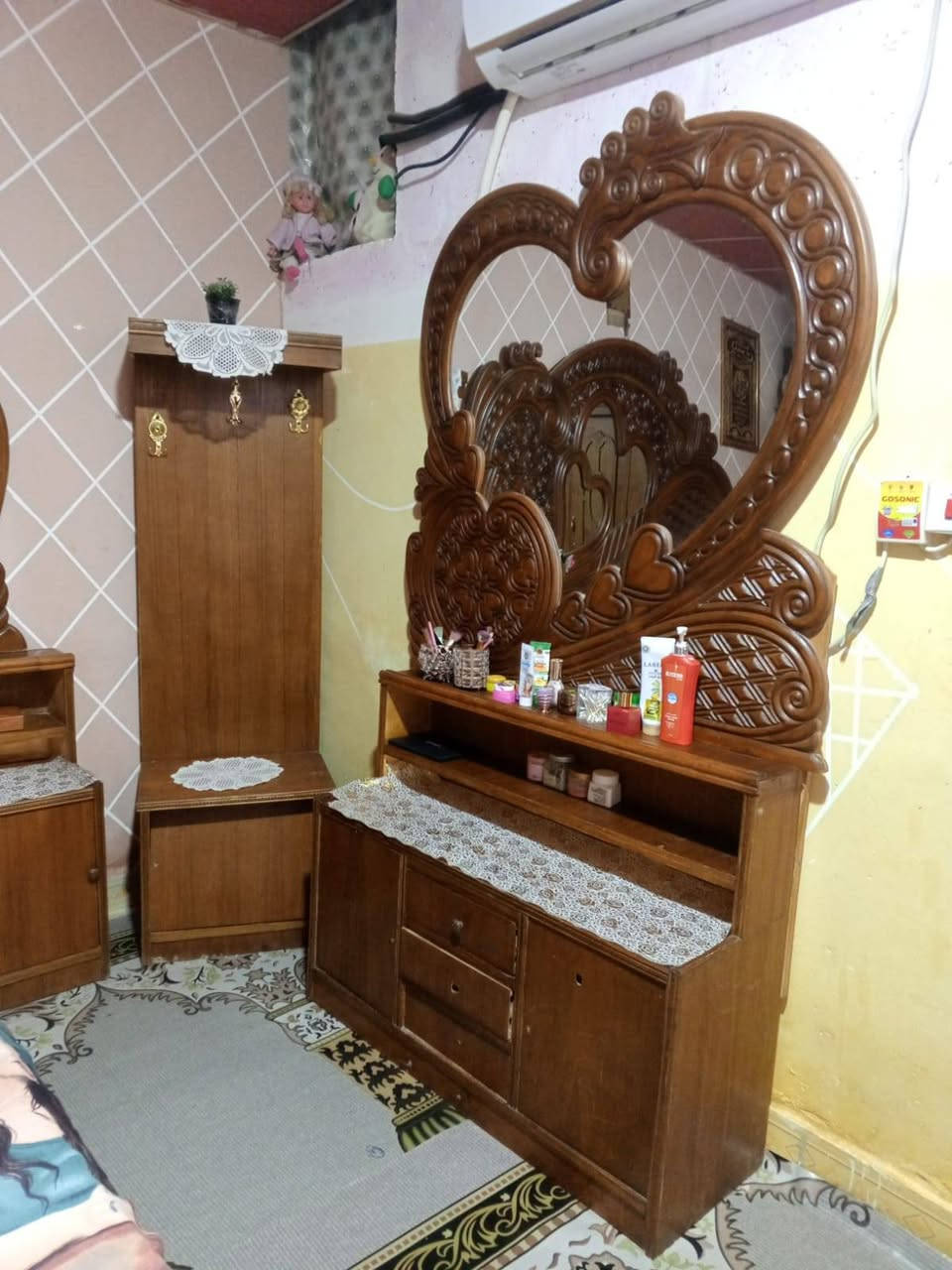 سلام عليكم غرفه نوم نضيفه كلش مابيه لاكسر ولاشي صاج عراقي سعر 600 اوبيه مجال 
مكان بصره الزبير تجي تشوفهه تقتنع بيهه يلا تاخذهه
رقم ***********
